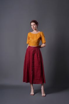 "Linen Maxi Skirt GREEN, Summer Linen Skirt with Pockets, Linen Long Skirt, Vintage Linen Skirt, Handmade Linen Clothing - Skirt length is 80 cm (31.5 inches).  - Two side pockets - Elastic waistband on the back - Wooden buttons - Split at the middle - Made from High quality linen, 100% pure linen, and only get better with time - Handmade at our studio - Made to order.  - Made to measurement is an option! Please message us if you would like to discuss more. Please read carefully to choose the ri Fitted Long Skirt With Buttons, Bohemian Lined Pencil Skirt, Fitted Maxi Skirt With Buttons, Traditional Pleated Skirt, Linen Long Skirt, Long Skirt Vintage, Linen Maxi Skirt, Linen Midi Skirt, Lovely Wedding Dress