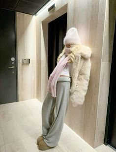 #winter #pink Vinter Mode Outfits, 00s Mode, Skandinavian Fashion, Winter Fit, Cold Outfits, Neue Outfits, School Looks, Stockholm Fashion, Coat Outfits