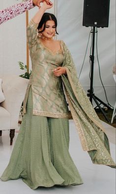 Katan Silk Dress Design, Raw Silk Dress Designs, Silk Kurti Design, Plain Silk Dress, Sharara Designs, Silk Kurti, Womens Trendy Dresses, Pakistani Dresses Casual