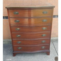 Dixie Furniture Federal Mahogany Serpentine Chest of Drawers with protective Glass Top. Dovetail Drawers functioning flawlessly. Measures 34.5" in width, 20" in depth et 45" in height. Part of a set with Double Dresser, Pair Nightstands, and a Chest on Chest of Drawers, all listed separately in our Inventory. Dixie Furniture, Double Dresser, Dovetail Drawers, In Depth, Chest Of Drawers, Dresser, Drawers, Glass, Furniture