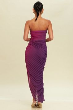 This stunning purple multi ombre tube dress features a beautiful gradient design that adds depth and dimension to any outfit. Made from soft and comfortable fabric, it is perfect for any occasion and is a must-have for a fashion-forward wardrobe. Elevate your style with this eye-catching dress. PRE-ORDER 05/24/24 Fabric & fit: Model is wearing size small. Beautiful Gradient, Gradient Design, Tube Dress, Elevate Your Style, Pre Order, Your Style, Must Haves, Fashion Forward, Wardrobe