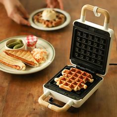 쇠고기편채 - 우리의식탁 | 레시피 Waffle Sandwich, Kitchen Organisation, Sandwich Maker, Mini Kitchen, Waffle Iron, Waffle Maker, Kitchen Equipment