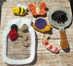 there are many different items made out of felt