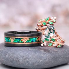 Celebrate your love with this exquisite His and Hers wedding band set, meticulously crafted to symbolize your unique bond. ►Her Ring: *This enchanting ring set features a stunning moss agate center stone, surrounded by delicate emerald leaf side stones, all beautifully set in luxurious 14K rose gold vermeil. The rich hues of the moss agate and the vibrant green of the emerald leaves create a harmonious blend of natural elegance and timeless beauty. *Her ring is 925 solid sterling silver with 14k rose gold gold finish. *Green Moss Agate is a gemstone known for its enchanting moss-like inclusions that resemble the natural patterns found in moss or foliage. These inclusions give each stone a unique and organic appearance, making it a perfect choice for a one-of-a-kind ring. The green color of Matching Wedding Bands His And Hers Unique, Wedding Band Sets His And Hers, Bridal Sets Rings, Planning Notebook, Unique Promise Rings, Couples Ring, Rose Gold Tungsten, Couples Ring Set, Natural Patterns