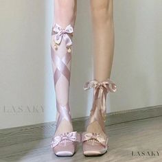 Lasaky - Enchanting Bow-tied Ballet Pumps with Chunky Heels and Sleek Design Summer French Style, Mode Purple, Rough Heels, Ballet Style, Elegant Flats, Elegant Heels, Ballet Fashion, Purple Shoes, Satin Heels