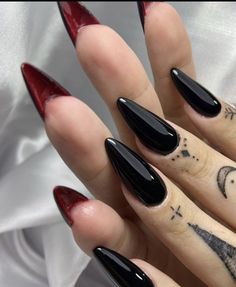 Maneater Nail Ideas, Witch Aesthetic Nails, Villian Nails, Villain Nails, Witch Burning, Vampy Nails, Vampire Nails, Black Stiletto Nails, Retro Nails