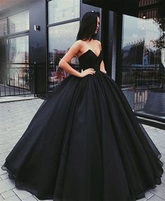 Season: Spring   Neckline: Sweetheart   Sleeve Length: Sleeveless   Waist Line: Dropped   Hemline: Floor-length Couture Dior, Wedding Dresses Sweetheart Neckline, Vintage Ball Gowns, Satin Bridal Gowns, Black Ball Gown, Strapless Evening Gowns, Princess Prom Dresses, Formal Ball Gown, Plus Size Formal