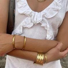 Sade Girls Aesthetic Jewellery, Bangle Outfit, Filler Pics, Fashion 23, Jewellery Aesthetic, Pretty Life, Sofia Coppola, Jane Birkin