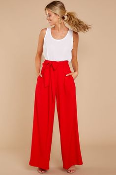 14 Palazzo Pants Outfit For Work - The Finest Feed Red Palazzo Pants Outfit, Outfit Pantalon Rojo, Red Palazzo Pants, Wide Pants Outfit, Pretty Red Dress, Flowy Wide Leg Pants, Red Bridesmaid, Red Bridesmaid Dresses