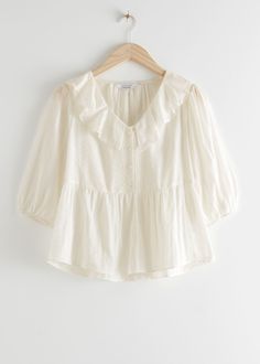 Relaxed Ruffle Collar Top Ruffle Collar Top, Chic Blouses, Simply Chic, Ruffle Collar, Collar Top, Women Shirts Blouse, 로고 디자인, Puff Sleeve Top, Fashion Story