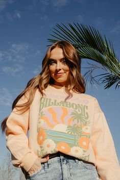 Billabong Chase The Sun Sweatshirt for Women in Orange Hawaii Preppy, Billabong Outfits, Boho Crewneck, Billabong Style, Billabong Sweatshirt, Soft Aesthetic Outfits, Sun Sweatshirt, Teen Style, Surf Clothing