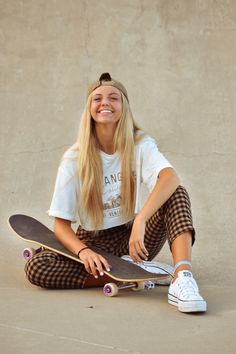 Skate Girl Photography skateboard Utah poses Skater Girl Photoshoots, Skater Girl Fits, Skate Girl Outfit, Skater Girl Aesthetic, Converse Girls, Skater Girl Style, Skateboard Fashion, Retro Skater