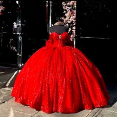 -Used Once For 15 Surprise Dance Practically New In Very Great Condition -Se Uso Una Sola Ves Para Quinceaera El Baile Sorpresa Prcticamente Nuevo En Muy Buenas Condiciones Red Quince Dress, Quinceanera Dresses Red, Red Quince, Surprise Dance, Red Quinceanera Dresses, Quince Dress, Quince Dresses, Quinceanera Dresses, Womens Casual Outfits