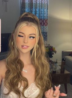 Smink Inspiration, Loren Gray, Hot Hair Styles, Long Blonde, Sleek Hairstyles