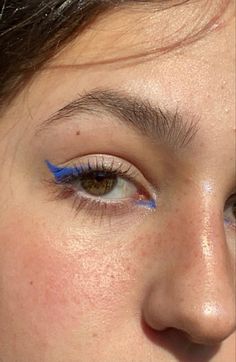 Under Eye Liner Colorful, Swag Makeup, Colorful Eye Makeup, Edgy Makeup, School Looks, Blue Makeup