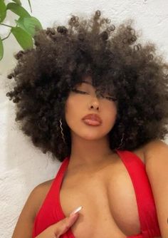 Big Afro, Dyed Hair Inspiration, Curly Hair Inspiration, Afro Girl, Curly Hair Tips