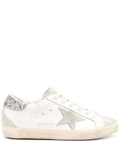 Find GOLDEN GOOSE DELUXE BRAND Super-star Leather Sneakers on Editorialist. white/ice grey calf leather/suede distressed effect glitter detailing star patch detail logo print to the side logo-debossed tongue contrasting branded heel counter round toe front lace-up fastening branded leather insole pile lining rubber sole Golden Goose Bag, Preppy Shoes, Shoes Teen, Cute Nike Shoes, Golden Goose Sneakers, White Leather Sneakers, Shoe Inspo, Golden Goose Shoes, Golden Goose Deluxe Brand