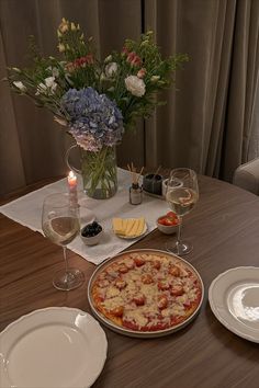 girls night aesthetic dinner pizza night flowers wine cozy evening romantic dinner pizza time пицца вино уютный вечер ужин при свечах цветы сыр ужин с подругой Food photography food blogger avocado foodie food lover салат обед ужин идея для ужина food pics food styling food lovers идея ужина dinner ideas dinner inspo dinner inspiration dinner aesthetics ужин cozy home оливки cheese girls power девичник белое вино white wine aesthetic home aesthetic kitchen  h&m home zara home photo ideas hm home Home Aesthetic Kitchen, White Wine Aesthetic, Girls Night Aesthetic, Home Photo Ideas, Wine Cozy, Dinner Pizza, Aesthetic Dinner, Flowers Wine, Hm Home