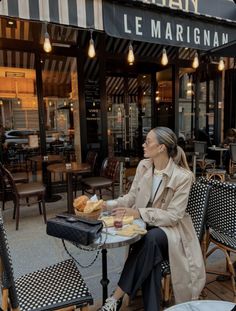 Milan Instagram, Eurotrip Outfits, Rome Outfits, Paris Outfit Ideas, Paris In Autumn, Outfits Paris, Cafe Paris, October Outfits, Paris Couple