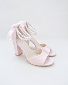 Light Pink Quinceanera Heels, Cute Heels For Teens, Pink Prom Heels, Cute Pink Heels, Pink Bow Heels, Wedding Heels For Bride, Pink Bridal Shoes, Light Pink Heels, Bridesmaids Heels