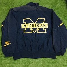 No Flaws Missing Hood Hoodie. College Basket Ball Sports Gear College Basket, Nike Hoodie, Sports Gear, Vintage Nike, Nike Jacket, Blue Yellow, Nike Men, Mens Jackets, Puffer