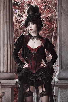 Complex Outfits, Traditional Goth, Magical Girl Outfit, Punk Dress, Style Gothic, Goth Beauty, Gothic Clothing, Ruffles Fashion