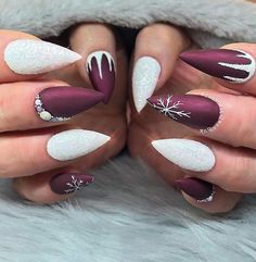 Nails Autumn, December Nails, Winter Nails Acrylic, Cute Christmas Nails, Nails Winter, Christmas Nail Art Designs, Acrylic Coffin, Nails 2021, Christmas Nails Acrylic