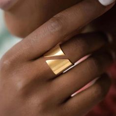 This Is A Brand New Boutique Fashion Jewelry Item, Will Not Contain Merchant Tags. Gold Plated Stainless Steel Hypoallergenic Water Proof Open Bar Style Ring Free Shipping Thick Gold Ring, Chic Rings, Ringe Gold, Wide Ring, Party Rings, Wide Rings, Gold Band Ring, Timeless Accessories, Chic Jewelry