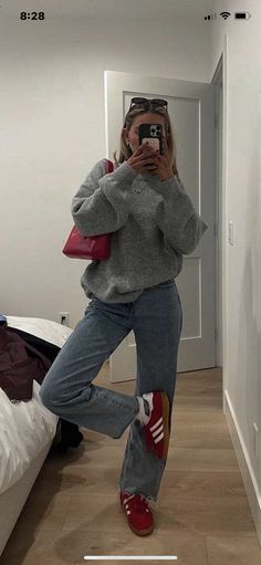 Outfit For Class College, Fall Outfits For Class College, Europe Aesthetic Outfit Fall, Cardigan And Sneakers Outfit, Winter Class Outfits College, Fall Outfit Inspo Casual, Ireland Winter Outfits, Red Sneaker Outfit, Boston Aesthetic Outfits