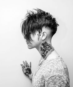 Edgy Mens Haircut, Punk Hairstyles For Men, Punk Hair Men, Mens Haircuts Short Hair, Boy Haircuts, Hairstyles Tutorial, Roll Hairstyle, Mens Hairstyles Thick Hair, Hair Sketch