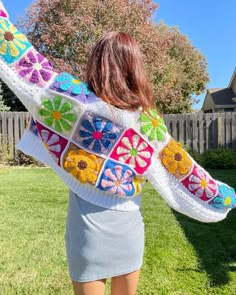 Colorful Retro Daisy Square Oversized Cardigan Sweater Daisy Square Cardigan, Starburst Granny Square Cardigan, Grabby Square Sweater, Retro Flower Crochet, Crochet Flower Cardigan, Cropped Crochet Cardigan, Flower Granny Squares, Summer Crochet Ideas, Daisy Square