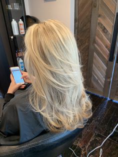 Blond Vanilla Highlights, Blonde Long Layers Mid Length, Light Blonde Full Highlights, Blonde Hair To Show Hair Dresser, Medium Length Blonde Layers, Blond Hair With Layers, Blonde Haircuts Long, Very Blonde Highlights, Blonde Long Hair With Layers