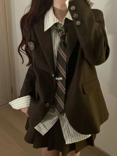 Dark Academia Outfit Women, Academia Outfits Aesthetic, Dark Academia Clothes, Academia Aesthetic Outfit, Academia Clothes, Dark Academia Outfits, Dark Academia Clothing, Academia Style