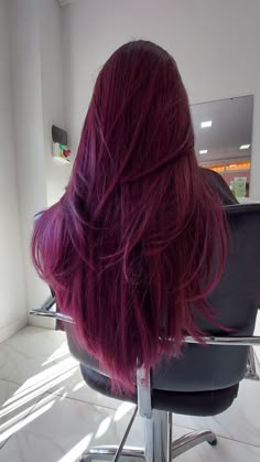 Raspberry Hair Color, Raspberry Hair, Red Purple Hair, Pelo Color Vino, Magenta Hair Colors, Wine Hair Color, Hair Color Plum, Maroon Hair, Magenta Hair