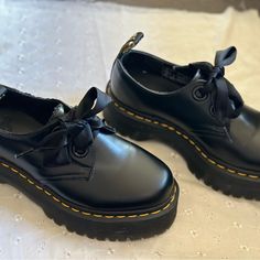 Great Shoes. Never Worn. There Is A Slight Imperfection On The On The Shoe Where You Put Your Foot Into And On The Tongue Of The Shoe As Well. Dr Martens Holly, Shoes Dr Martens, Dr Martens Black, The Tongue, Dr Martens Shoes, Martens Shoes, Doc Martens, Women's Footwear, Dr. Martens