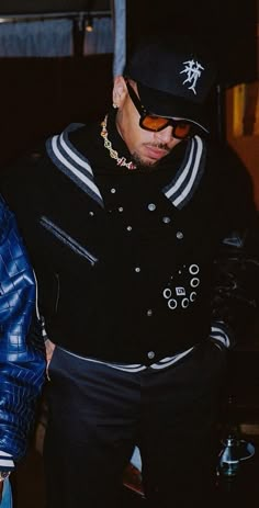 Chris Brown Fits, Chris Brown Fashion, Males Aesthetic, Chris Brown Aesthetic, Black Men Casual Style, Chris Brown Funny, Chris Brown Photos, Chris Brown Photoshoot