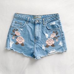 Topshop Floral Embroidered Blue Denim Mom Shorts Brand New Without Tags! Never Worn Size Us 8 High-waist Denim Blue Bottoms With Floral Embroidery, High Waist Denim Blue Bottoms With Floral Embroidery, Denim Blue Cotton Bottoms With Floral Embroidery, Denim Blue Floral Embroidered Cotton Bottoms, Trendy Floral Embroidered Denim Blue Bottoms, Trendy Embroidered Mid-rise Bottoms, Trendy Denim Blue Bottoms With Floral Embroidery, High Waist Denim Bottoms With Floral Embroidery, Trendy Blue Bottoms With Floral Embroidery