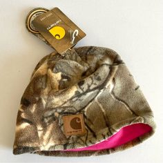 Carhartt Force Reversible Swifton Camo Hat Size Youth Force Fleece Winter Beanie Realtree Camo Camouflage Hot Pink On Reverse Logo Patch Warm Fast Dry Wicking Brand New With Tags. New Items Listed Daily - Be Sure To “Follow” Bundle For Shipping Savings! Fast Ship B4hr Camo Beanie, Fleece Beanie, Fuzzy Hat, Camo Hat, Camo Outfit Ideas, Carhartt Beanie, Cold Weather Hats, Toddler Beanie, Camo And Pink