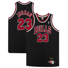 Chicago Bulls Ropa, Bulls 23 Jersey, Nba Clothes, Jordan Clothes, Best Basketball Players, Chicago Bulls Outfit, Jersey Basket, Chicago Bulls Jersey, Bulls T Shirt