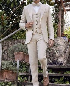 Surprised me positively. Excellent quality! Linen Tuxedo Grooms, Beige Tuxedo Wedding, Men Linen Suit, Boho Groom, Linen Wedding Suit, Grooms Suits, Mens Linen Suit, Suit Tailoring, Groomsmen Ideas