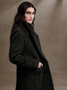 Delight in the supreme warmth of Italian wool (and the magnificent craftsmanship of Banana Republic).  This Herringbone wool coat gets better with time using the traditional details you love — like an at-ease fit and double-breasted closure to laye Pea Coat Women, Coat Over Blazer, Tweed Coat Women, Wool Coats, Herringbone Wool Coat, Sherlock Coat Women, Zara Herringbone Coat, Brown Herringbone Coat, Classic Wool Coat With Herringbone Pattern