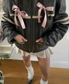 Ballerina core, motomami, moto jacket, coquette core, leg warmers, spring fashion, mini skirt Korean Outfit Ideas Street Styles, Stile Kylie Jenner, Bow Outfit, Haircut Selfie, Photo Hijab, Glamour Vintage, The Cardigans, Ballet Style, Mode Zara