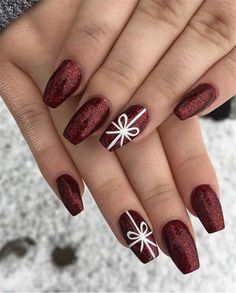 Burgundy Nail Polish, Christmas Nail Art Designs, Burgundy Nails, Christmas Nails Acrylic, Winter Nail Art, Winter Nail Designs