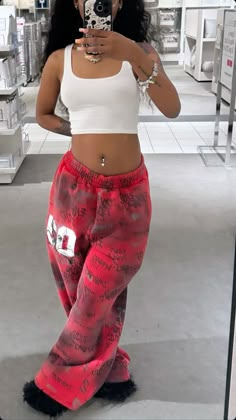 Fire Red 3s Outfit Black Women, Chill Outfit Ideas For School, Graphic Sweatpants Outfit, Baddie Fashion Aesthetic, Fly Fits For School, Cute Comfy Outfits For School Sweatpants, College Party Outfit Black Women, Chill Outfits Aesthetic, Red Clothing Aesthetic