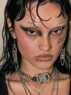 Peter Pan Kostüm, Cyberpunk Makeup, Going Out Makeup, Alt Makeup, Rave Makeup, Edgy Makeup