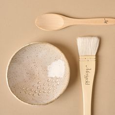 Elevate your everyday skincare routine with the Ritual Kit by Merigold. Complete with a handmade, locally-crafted ceramic bowl, goat-hair mask application brush, wooden spoon for mixing, and a card with the Merigold anthem, this kit includes all the tools you need to sit back, relax, and apply a nourishing face mask.Pair with a Merigold Facial Mask. Organic Skincare Packaging, Everyday Skincare Routine, Facial Services, Mask Bowl, Skin Studio, Head Spa, Everyday Skin Care Routine, Esthetics Room, Everyday Skincare