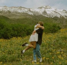 Cottagecore Couples Photoshoot, Farm Love Aesthetic, Engagement Shoot Aesthetic, Romantic Girl Aesthetic, Dreamy Relationships, Kind Girl Aesthetic, Couple Inspo Pics, Summer Romance Aesthetic, Couple In Field