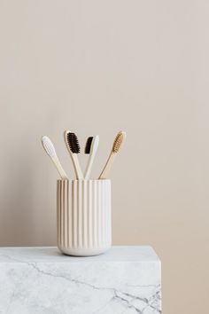 Wooden Toothbrush, Homemade Mouthwash, Media Aesthetic, Minimal Bathroom, Bamboo Toothbrush, Aesthetic Inspiration, Studio Photoshoot, Oral Health Care, Photoshoot Inspo