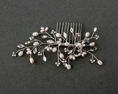 Pearl Bridal Hair Comb, Beautiful Wedding Jewelry, Pearl Bridal Hair, Bridal Hair Combs Pearl, Curly Hair Photos, Hair Scarf Styles, Bridal Comb, Pearl Bridal, Bridal Hair Comb