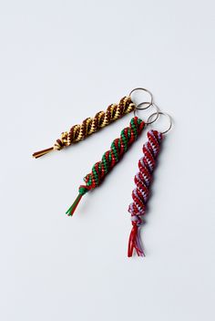 Handmade plastic twisted keychain in red and green. Bridal Journal, Green Keychain, Green A, Yellow And Brown, Accessories Unique, Craft Fairs, Little Gifts, Red Green, Pop Of Color